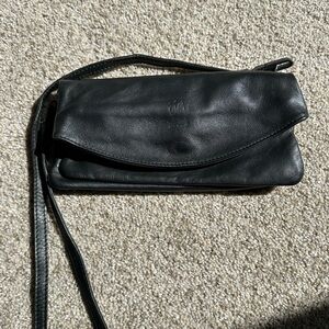Vera Pelle black leather purse